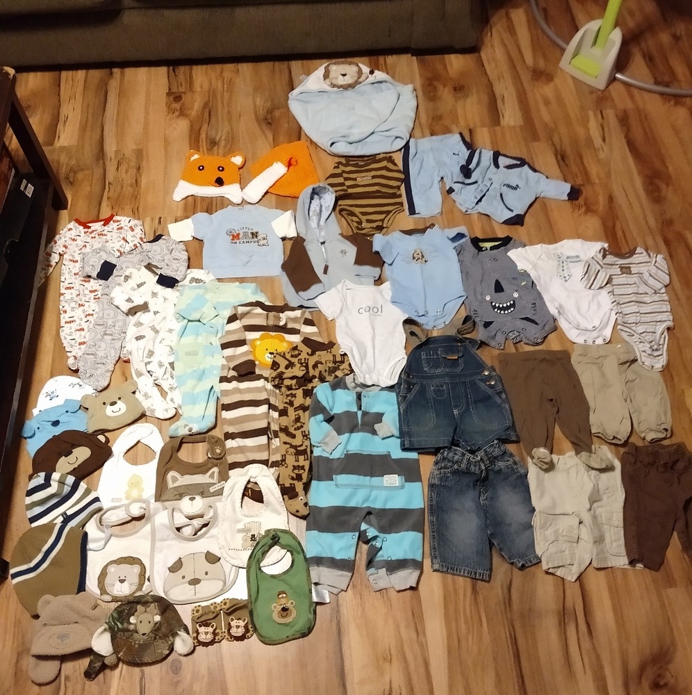 Newborn to 3 months boy clothing lot